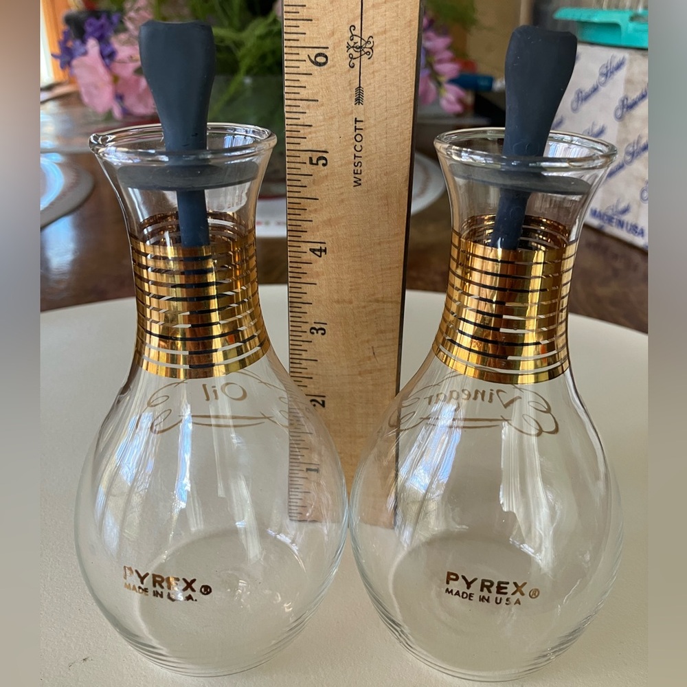 Gold and Clear Oil and Vinegar Dispenser Set - Picture 2 of 4